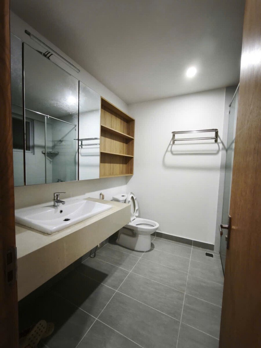 can ho co 2 toilet sang trong - Giá mua bán căn hộ 3pn chung cư R18 Phú Mỹ Hưng phường Tân Hưng T8/2026