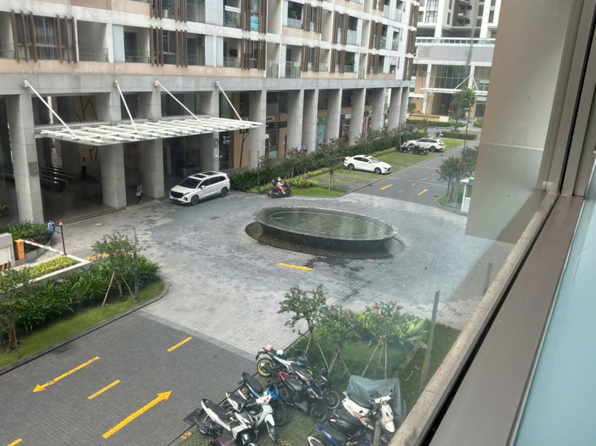 cho thue Officetel midtown M6 4 - Cho thuê Officetel Khu Midtown Tòa M6. DT 91m2 Có set up 1 Phòng ngủ riêng. Hiện đang trống. Giá 35 Triệu/Tháng