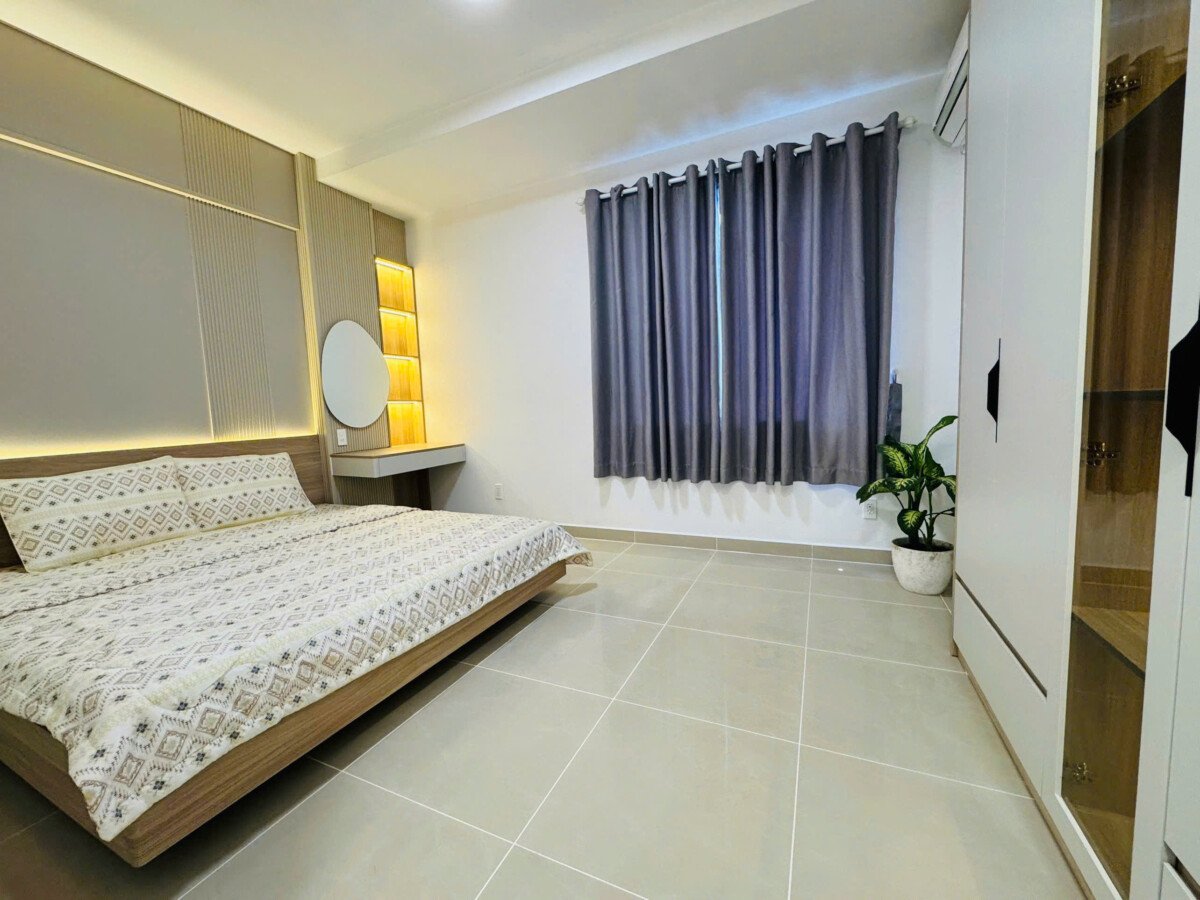 cho thue can ho my khanh 3 2 - Cho thuê căn hộ Mỹ Khánh 3. DT 113m2 Nhà đẹp- 3 Phòng ngủ-2wc- Nội thất mới- View hồ bơi- Giá thuê 30 Triệu/Tháng