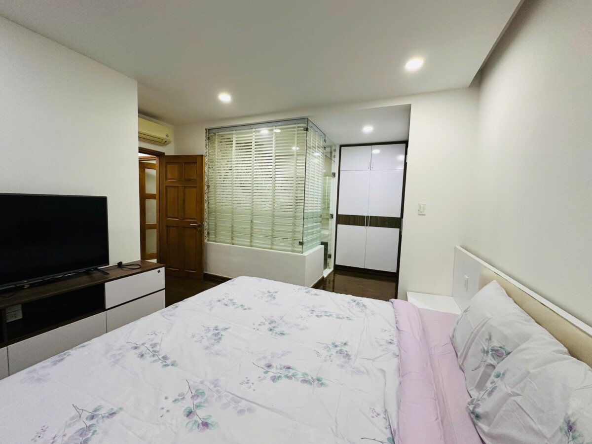 cho thue penthouse sky garden 3 14 - Cho thuê Penthouse Sky Garden 3. DT 250m2 Thiết kế 2 sân rất rộng- 5 phòng ngủ- 3wc- Nội thất mới- Giá 65 Triệu/Tháng