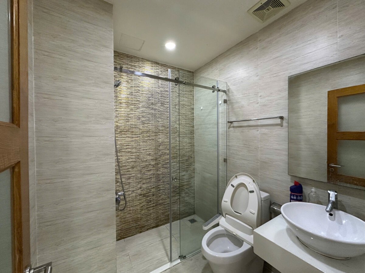 cho thue penthouse sky garden 3 6 - Cho thuê Penthouse Sky Garden 3. DT 250m2 Thiết kế 2 sân rất rộng- 5 phòng ngủ- 3wc- Nội thất mới- Giá 65 Triệu/Tháng