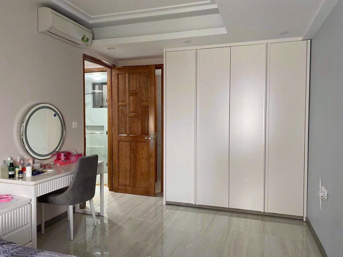goc phong trang diem rong rai - Bán gấp căn hộ 2pn tòa D chung cư Saigon South Residences Nhà Bè T8/2026