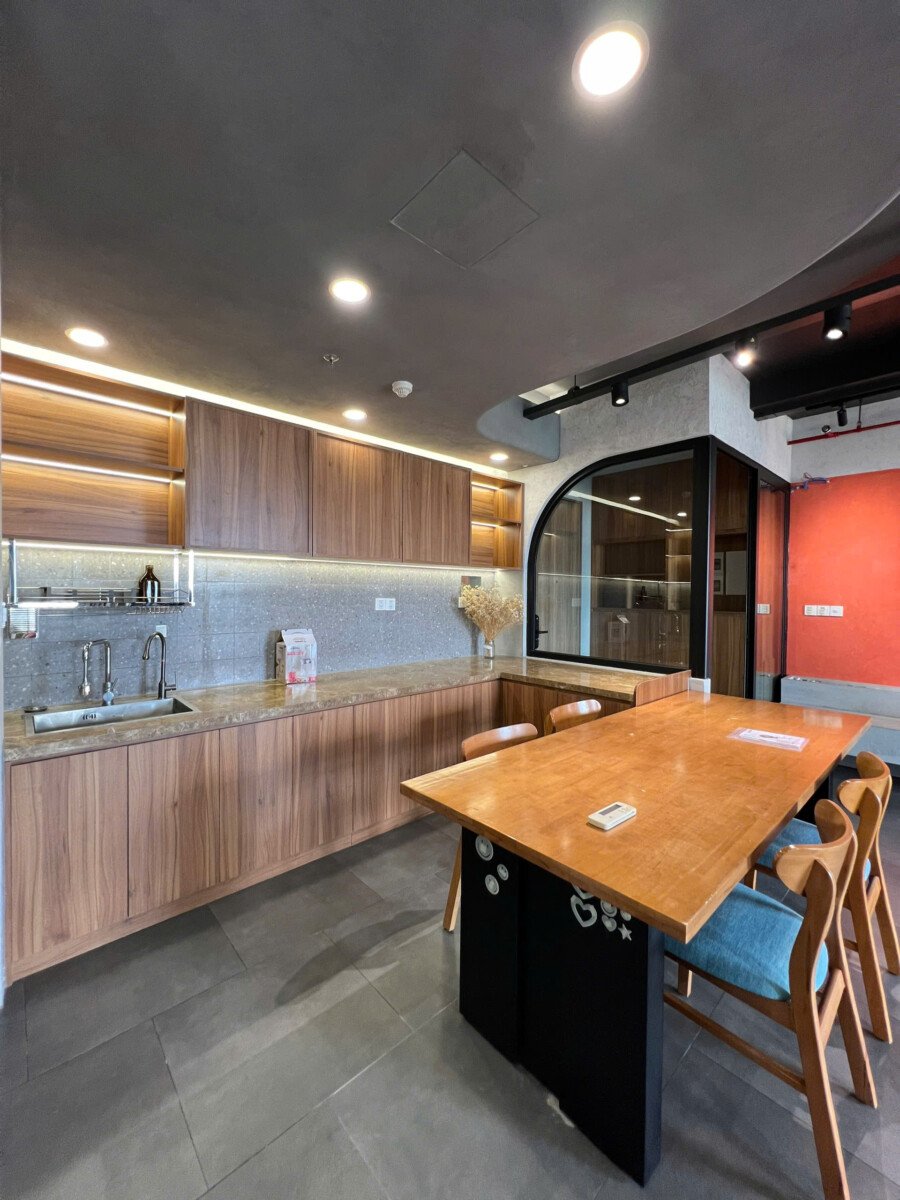 hien trang co bep - Giá cho thuê văn phòng tòa G chung cư The Peak Midtown phường Tân Mỹ T8/2026