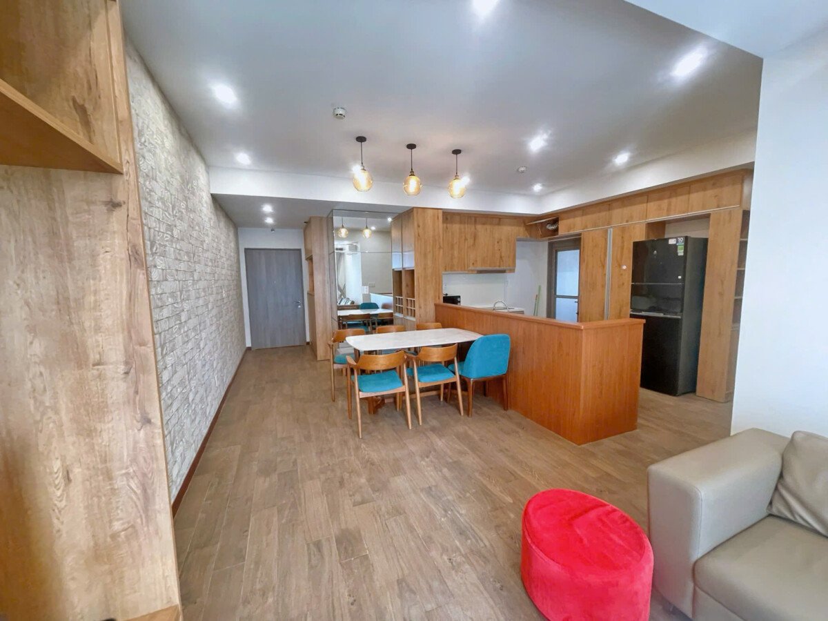 khong gian bep va phong an 1 - Giá mua bán căn hộ 3pn số 07 tòa G chung cư Saigon South Residences Nhà Be T8/2026