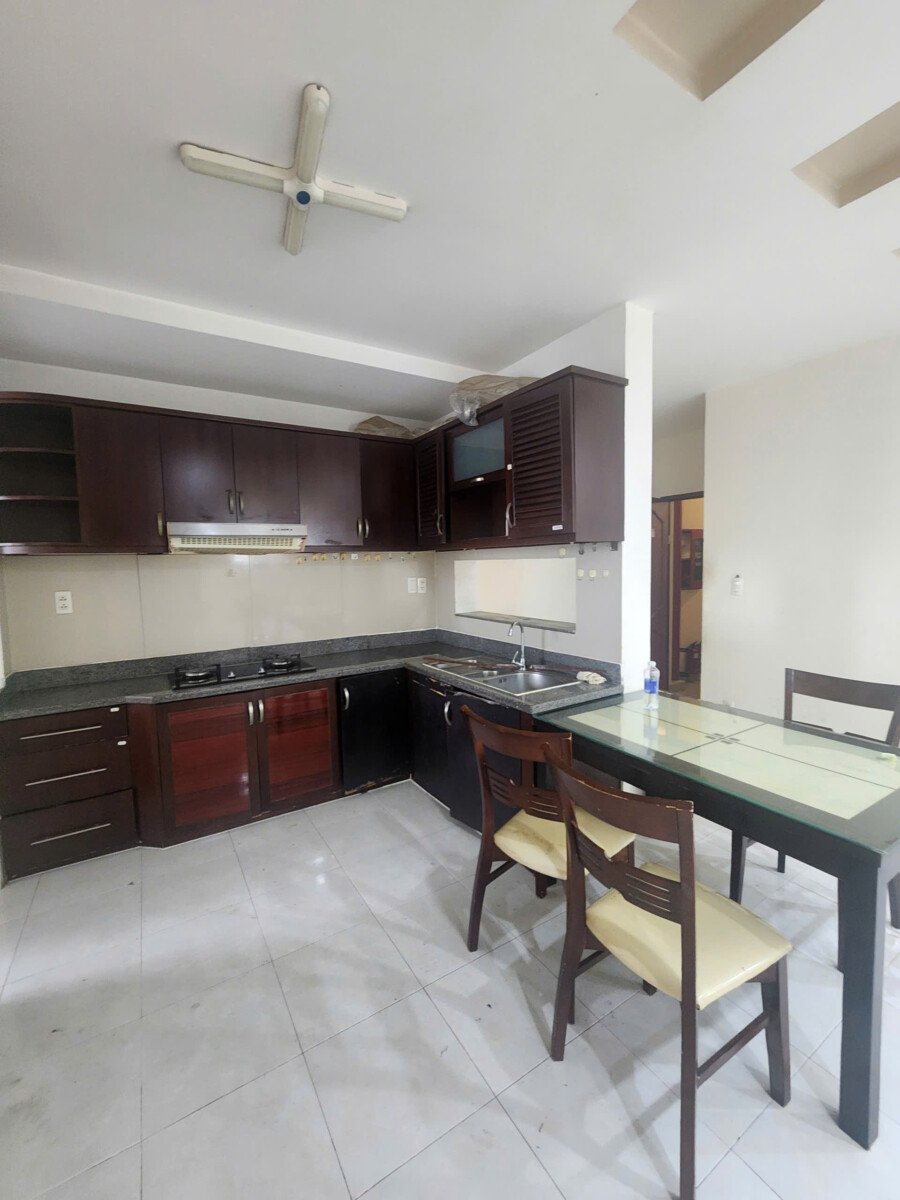 khong gian bep va phong an - Giá mua bán căn hộ 3pn tòa 4c chung cư Sky Garden 2 phường Tân Hưng T7/2026