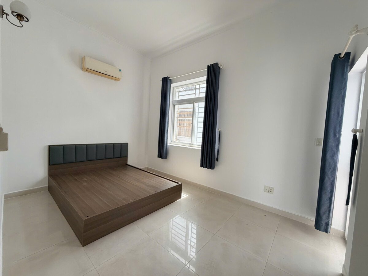 nha biet thu co 4pn rong rai - Giá mua bán nhà Biệt thự 4pn đường Nội khu Hưng Thái 2 phường Tân Hưng T8/2026