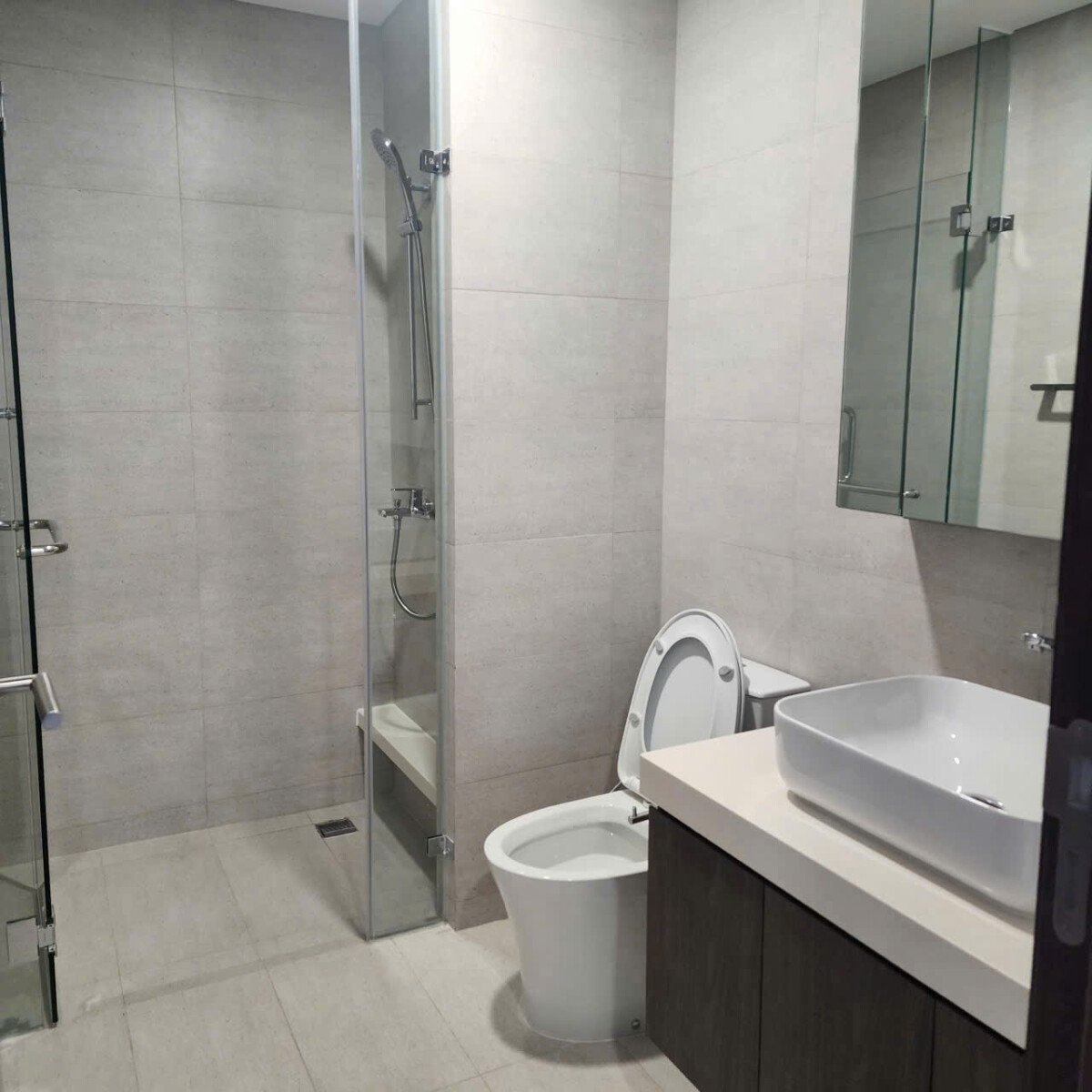 nha co 1 toilet hoan thien nhu hinh - Giá mua bán căn hộ 1pn Tháp T9 căn 04 chung cư The Infiniti phường Tân Mỹ T7/2026