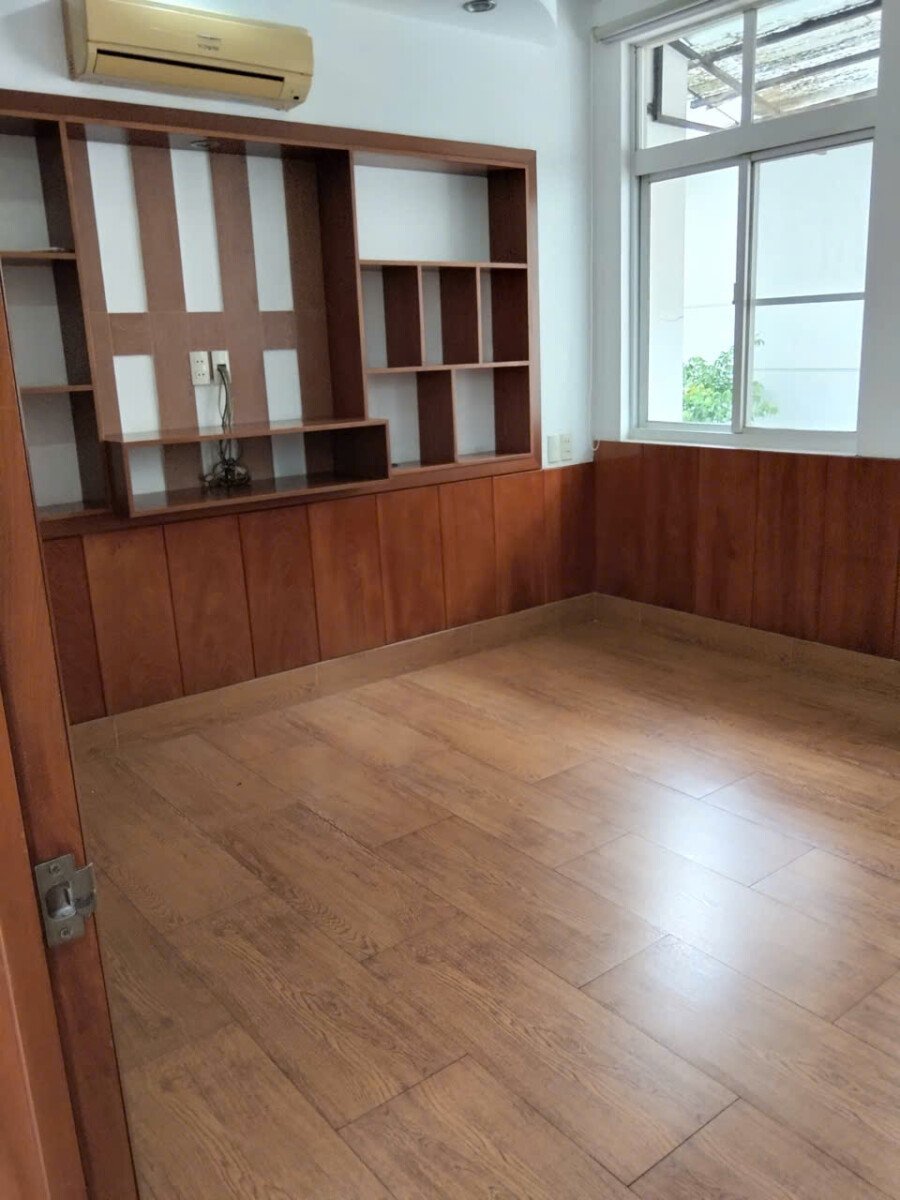 nha co 4 phong thiet ke dang van phong san - Giá cho thuê nhà phố nguyên căn số 1451 đường Nguyễn văn Linh phường Tân Hưng T8/2026
