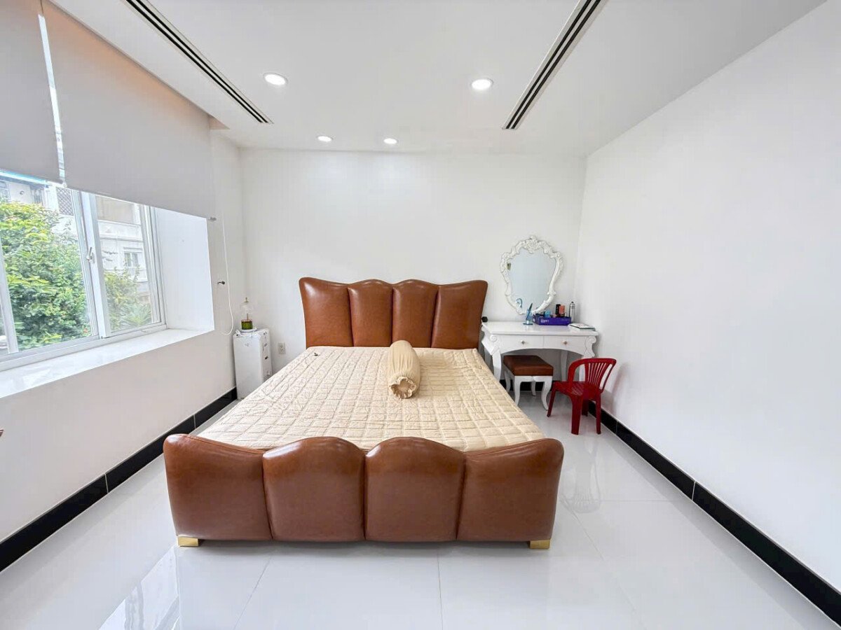 nha co 4pn rong rai nhu hinh - Giá mua bán nhà Biệt thự nguyên căn 4pn Nội khu Hưng Thái 1 phường Tân Hưng T8/2026