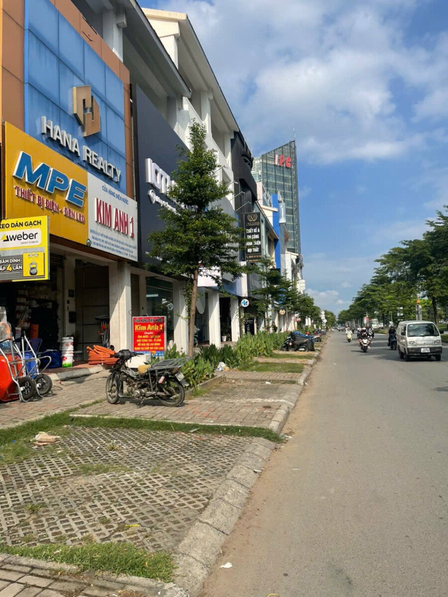 nha pho mat duong nguyen van linh - Giá cho thuê nhà phố nguyên căn số 1451 đường Nguyễn văn Linh phường Tân Hưng T8/2026