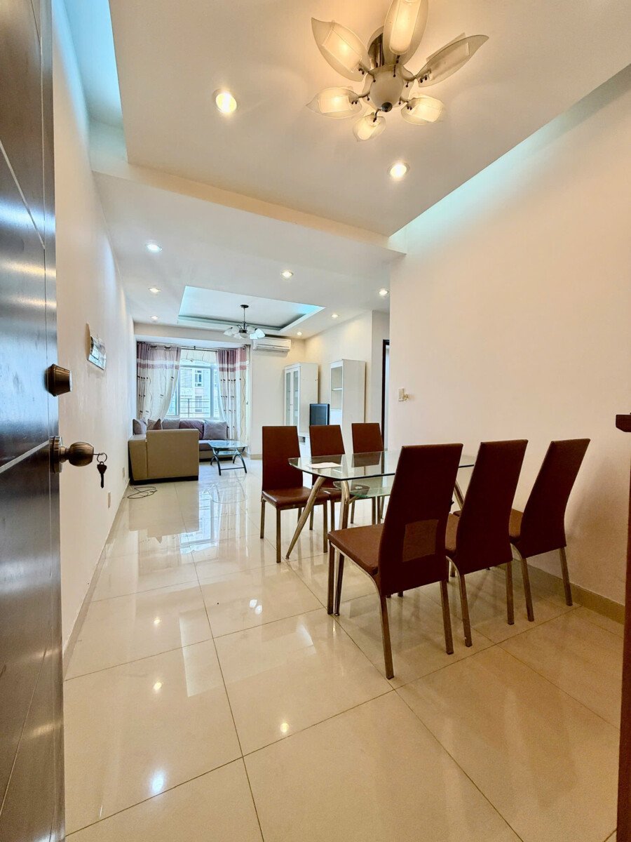 phong an can ho can ban - Bán căn hộ 70m2, chung cư Sky Garden 3, giá 5.4 tỷ, đầy đủ nội thất, xem nhà dễ.