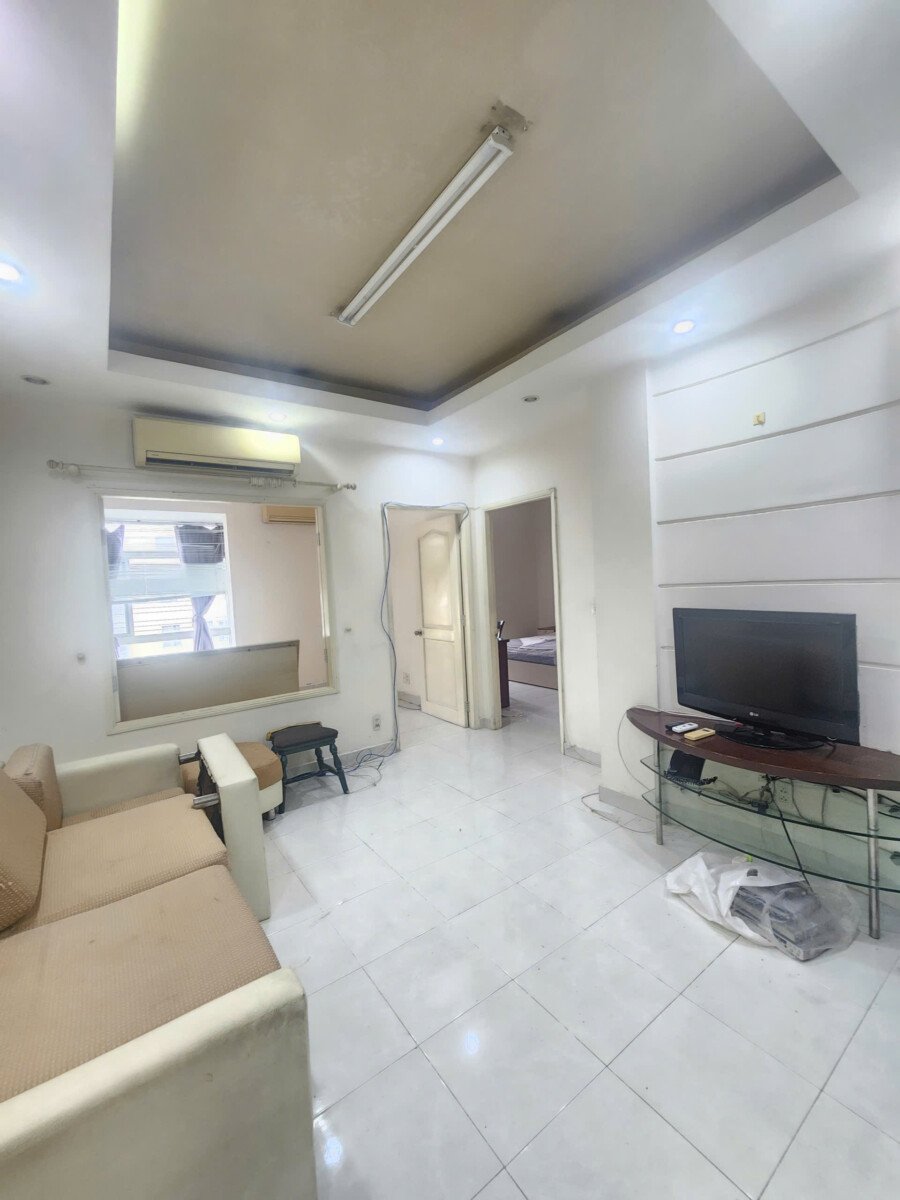 phong khach can ho ban 25 - Giá mua bán căn hộ 3pn tòa 4c chung cư Sky Garden 2 phường Tân Hưng T7/2026