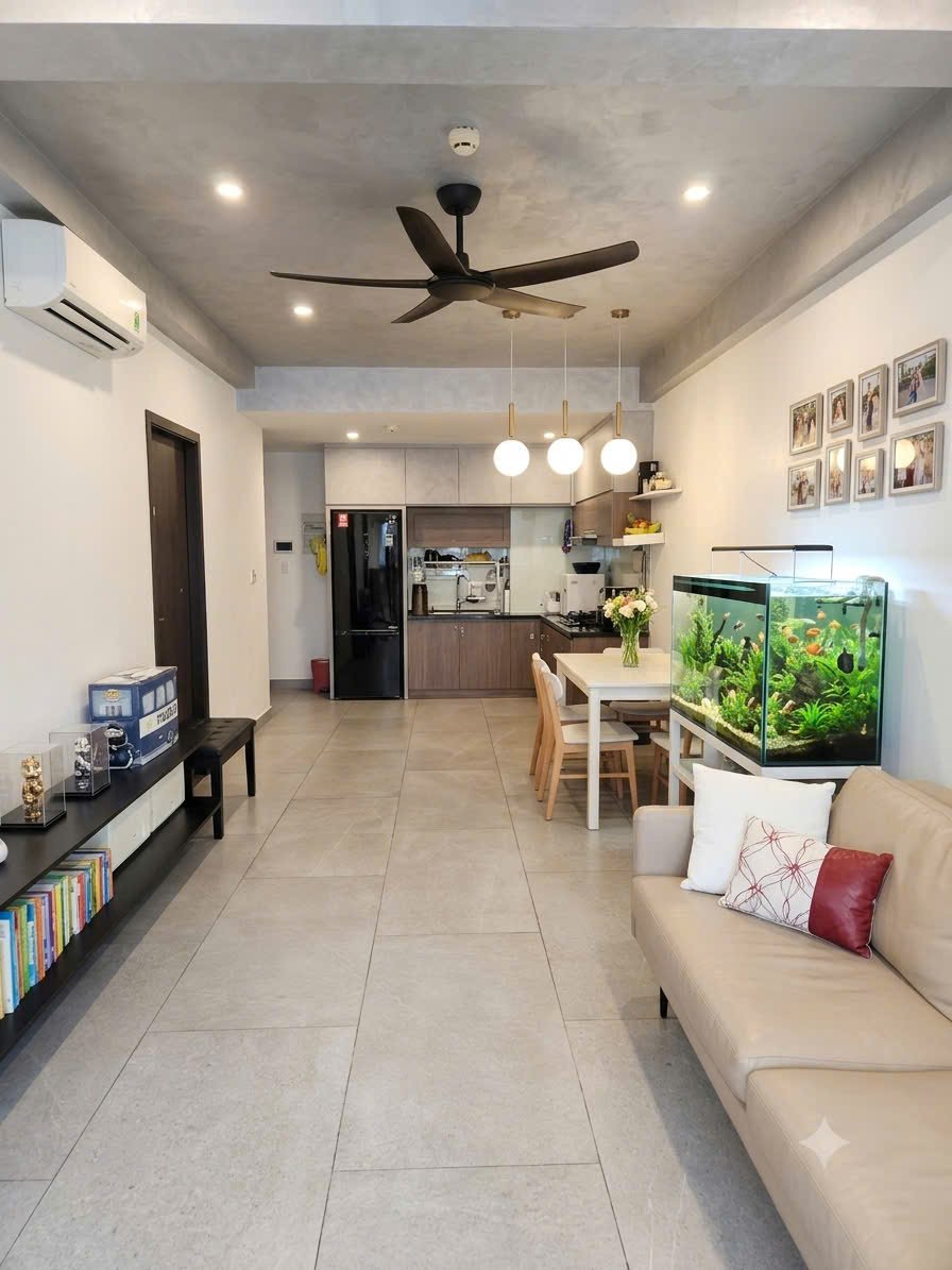 phong khach can ho ban 28 - Giá mua bán căn hộ 2pn tòa B chung cư Saigon South Residences Nhà Bè T7/2026