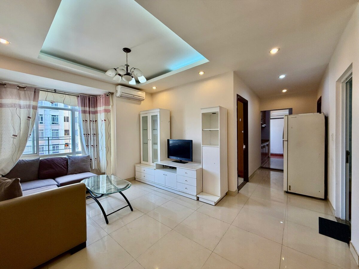 phong khach can ho ban 8 - Bán căn hộ 70m2, chung cư Sky Garden 3, giá 5.4 tỷ, đầy đủ nội thất, xem nhà dễ.