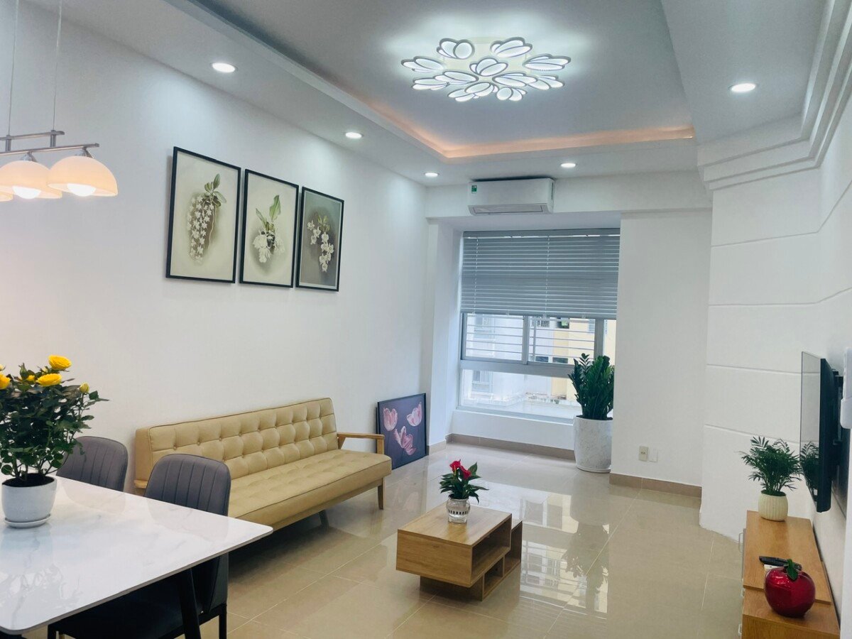phong khach can ho cho thue 3 - Bán căn hộ chung cư Sky Garden 2, 71m2, giá 4.5 tỷ, nhà đẹp, đầy đủ nội thất.