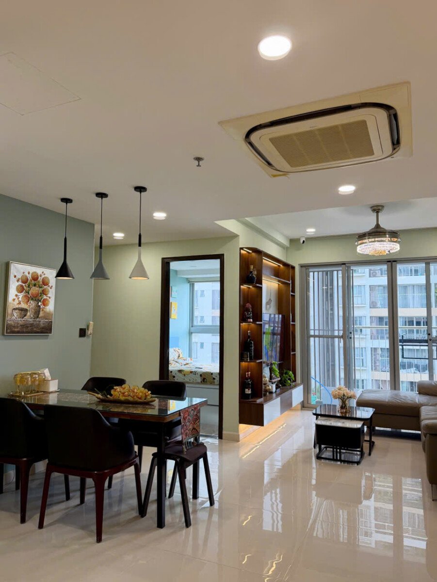 phong khach can ho cho thue 5 - Cho thuê căn hộ 02pn chung cư Scenic Valley 1, giá 21tr/tháng, nhà đẹp, nội thất cao cấp.