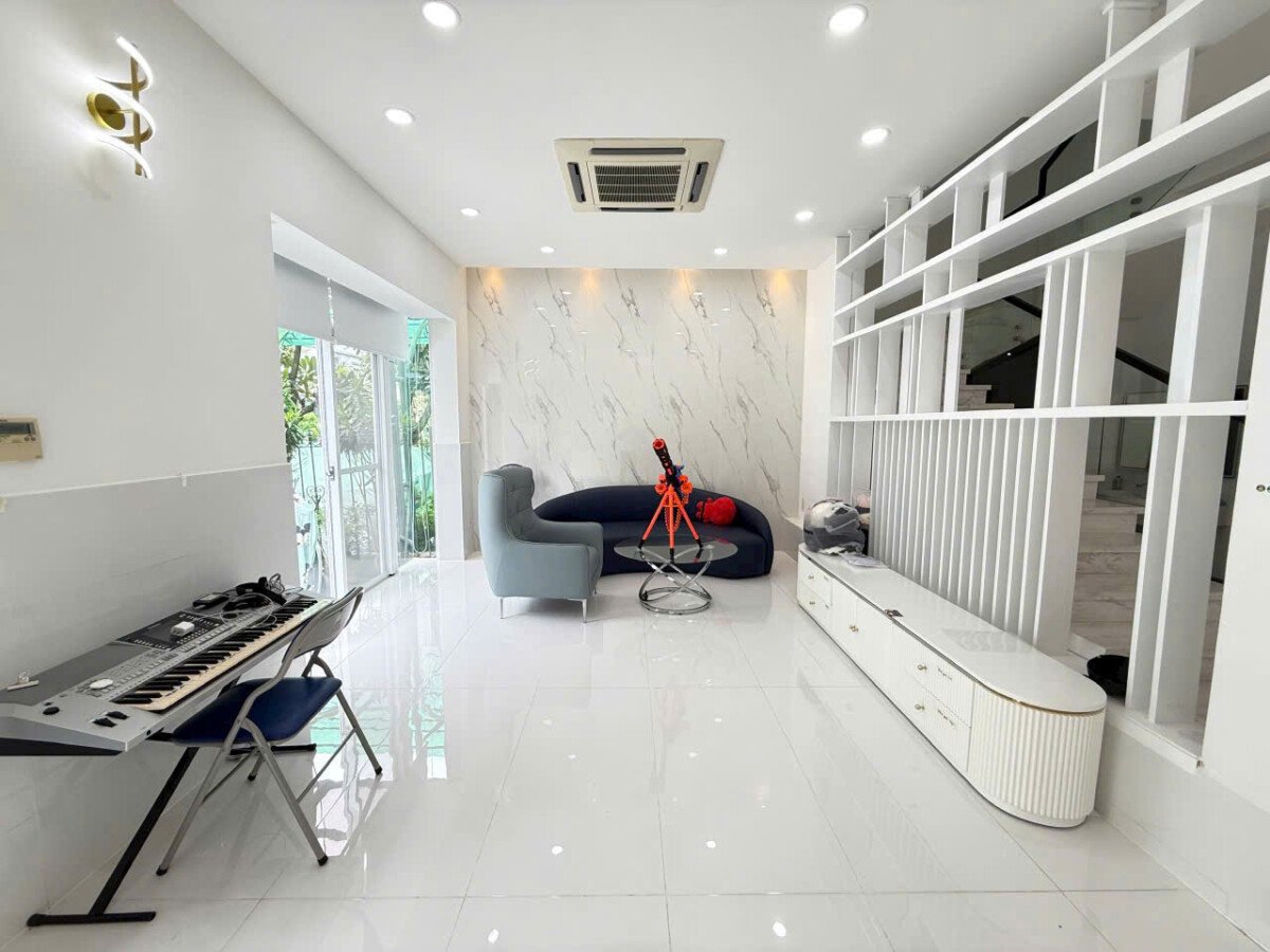 phong khach nha biet thu ban - Giá mua bán nhà Biệt thự nguyên căn 4pn Nội khu Hưng Thái 1 phường Tân Hưng T8/2026