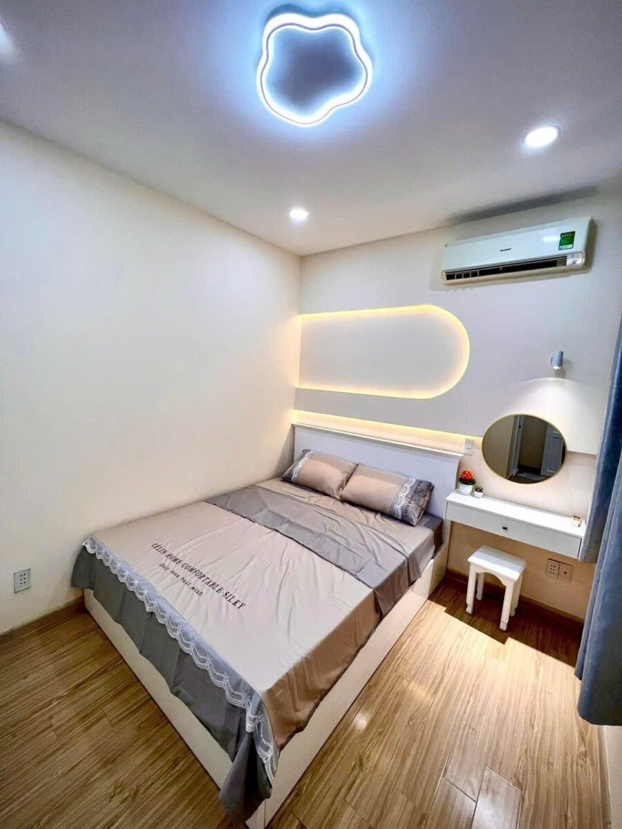 phong ngu can ho ban 11 - Bán căn hộ chung cư Sky Gardenn 3, 70m2, giá 5.5 tỷ, nội thất đầy đủ, nhà đang có hợp đồng thuê.