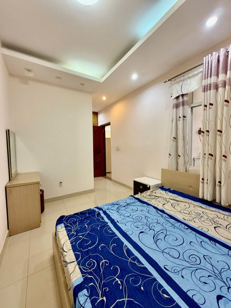 phong ngu can ho ban 2 - Bán căn hộ 70m2, chung cư Sky Garden 3, giá 5.4 tỷ, đầy đủ nội thất, xem nhà dễ.
