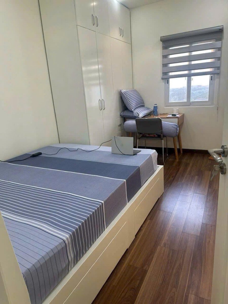phong ngu day du noi that - Giá mua bán căn hộ Penthouse 3pn chung cư Hưng Vượng 3 phường Tân Hưng T7/2026