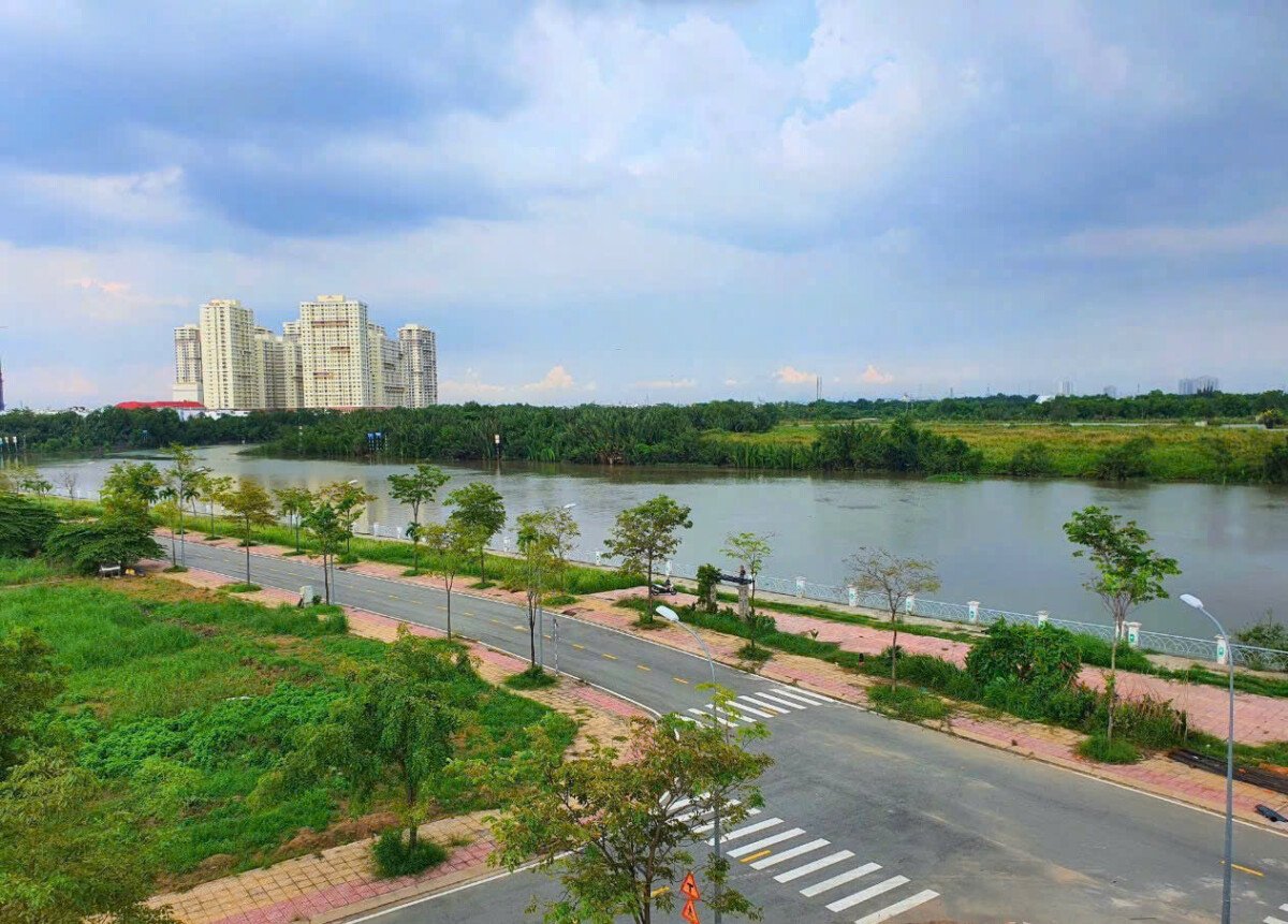 vi tri dat mat duong lon doi dien song - Giá mua bán đất nền Biệt thự lô D15 kdc Bộ Công An Nhà Bè T7/2026