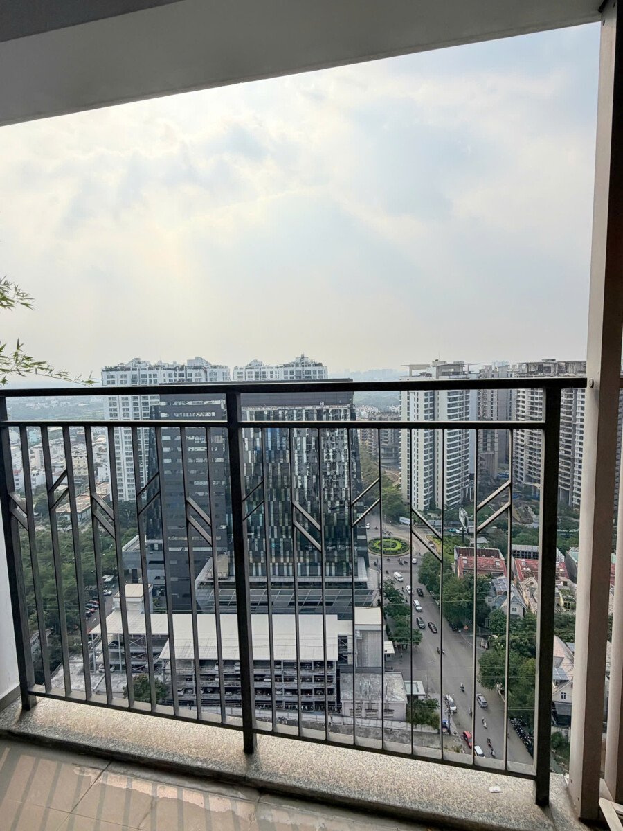 view balcony can ho 5 - Bán gấp căn hộ 2pn số 04 tòa A chung cư Saigon South Residences t8/2026