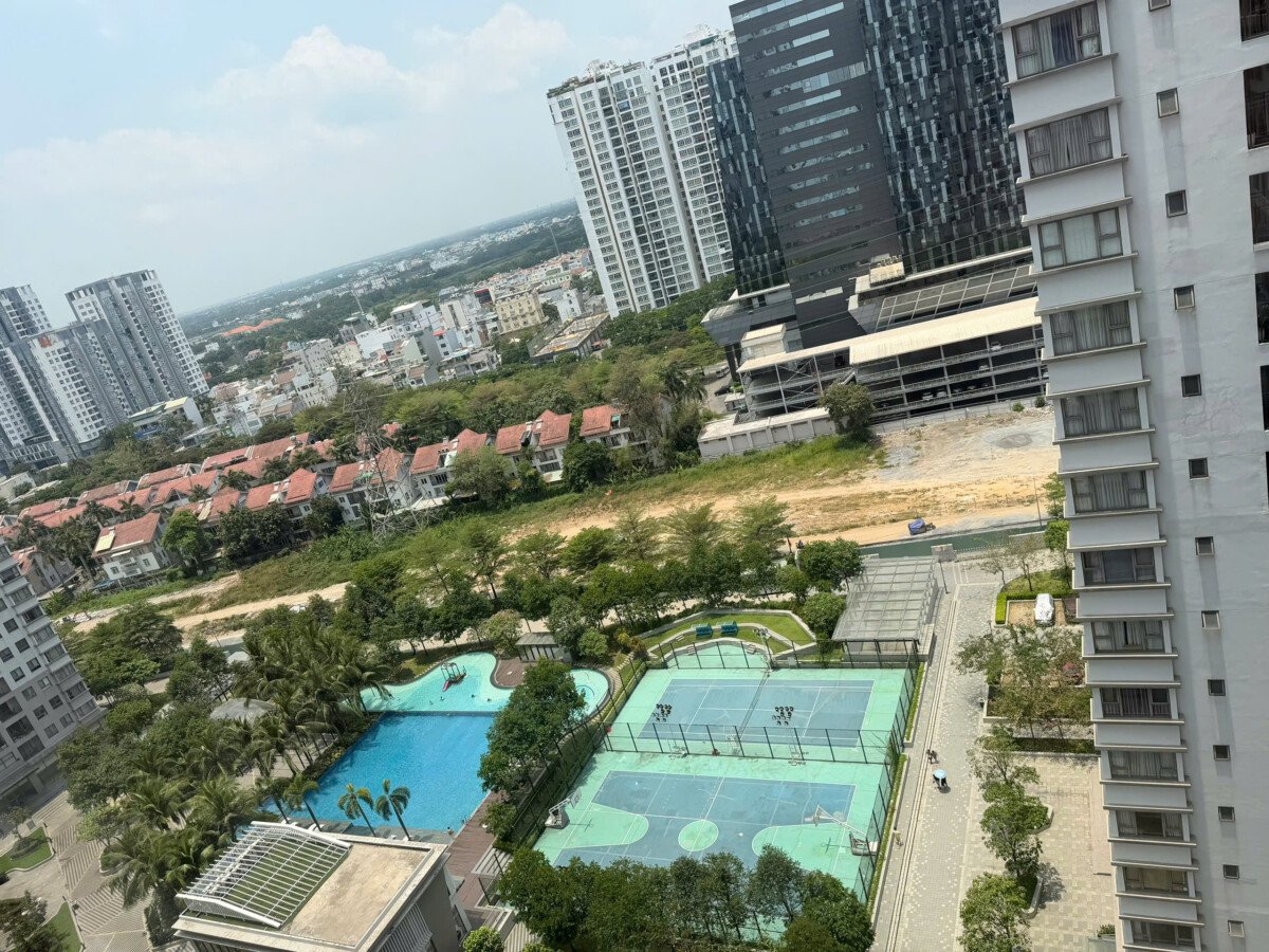 view balcony phong khach can ho - Giá mua bán căn hộ 3pn tòa B chung cư Saigon South T8/2026
