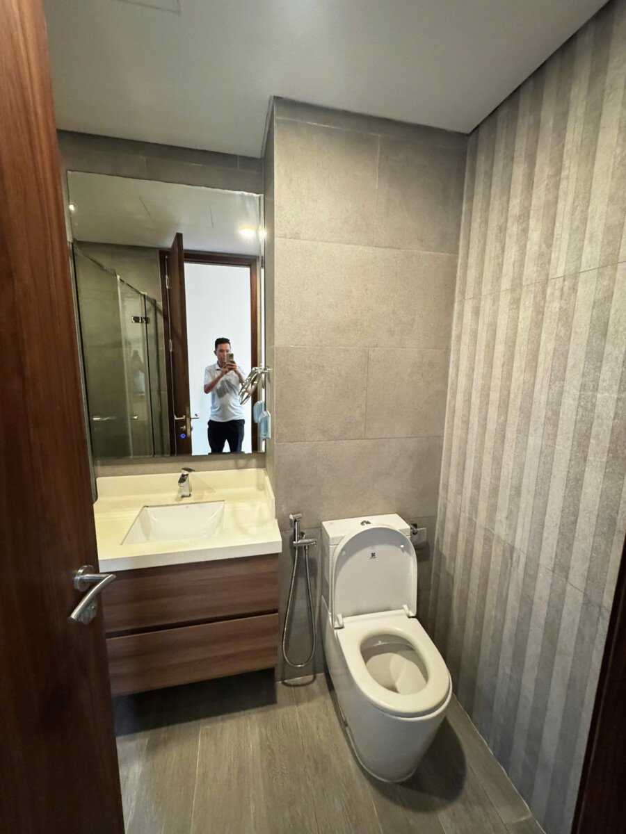 1786000166887 1512021236808287539 g7351448798584506829 h - Cần cho thuê căn hộ Midtown Tòa M7- DT 80m2 Nhà đẹp- 2 Phòng-2wc- Nội thất đầy đủ- Giá thuê 28 Triệu/Tháng