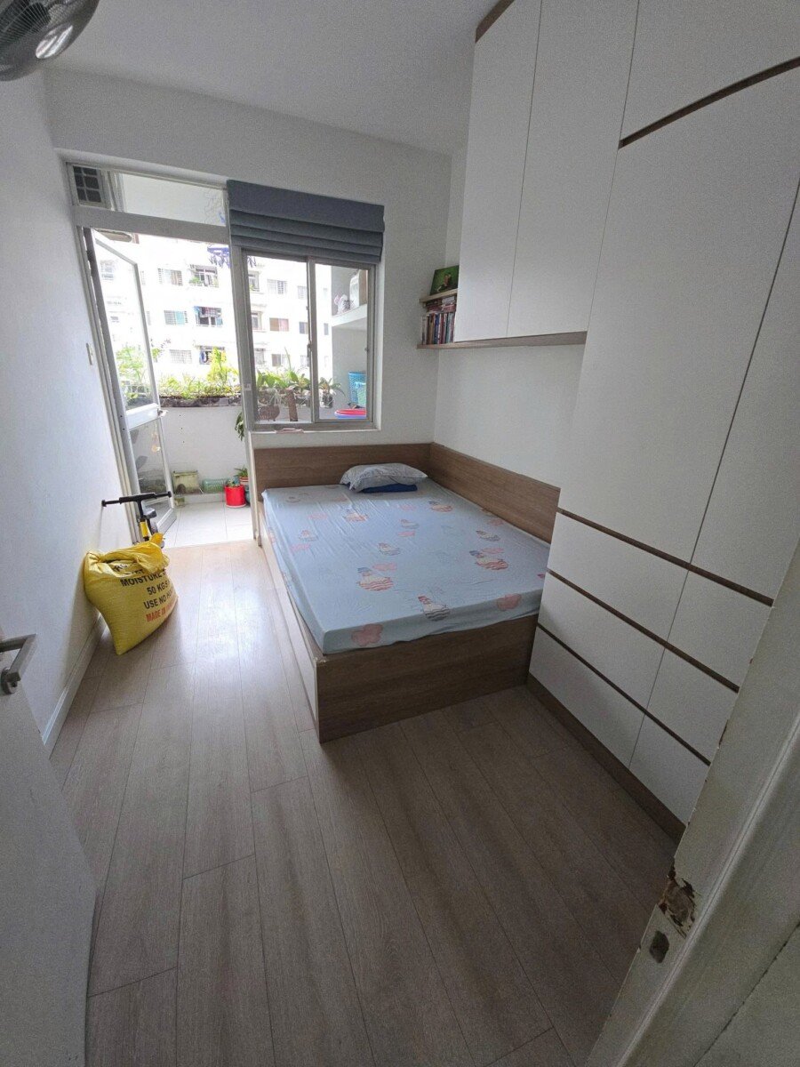 ban can ho hung vuong 3 2 - Bán nhanh căn hộ Hưng Vượng 3. DT 74m2 Thiết kế 2 Phòng-2wc- Nội thất như hình- Giá bán 4.6 Tỷ