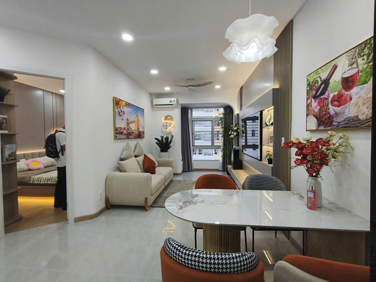 ban can ho sky garden 2 20 - Bán căn hộ đẹp tại Sky Garden 3. DT 71m2 Nhà đẹp- Đầy đủ nội thất- 2 Phòng-2wc- Lầu cao- Giá 5.390 Tỷ