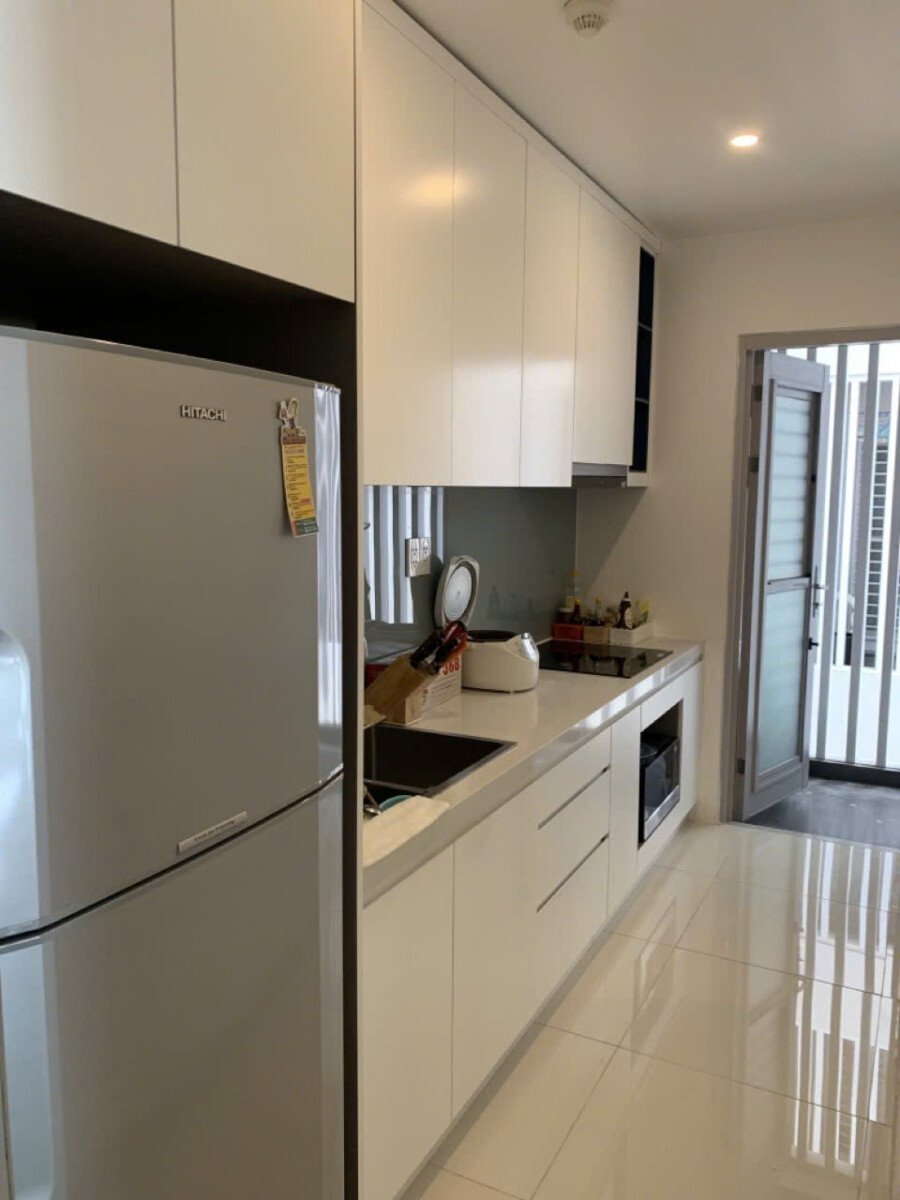 bep can ho ban 14 - Bán căn hộ 80m2, giá 7.6 tỷ, chung cư Scenic Valley 1, view trực diện hồ bơi, nhà đang có hợp đồng thuê.
