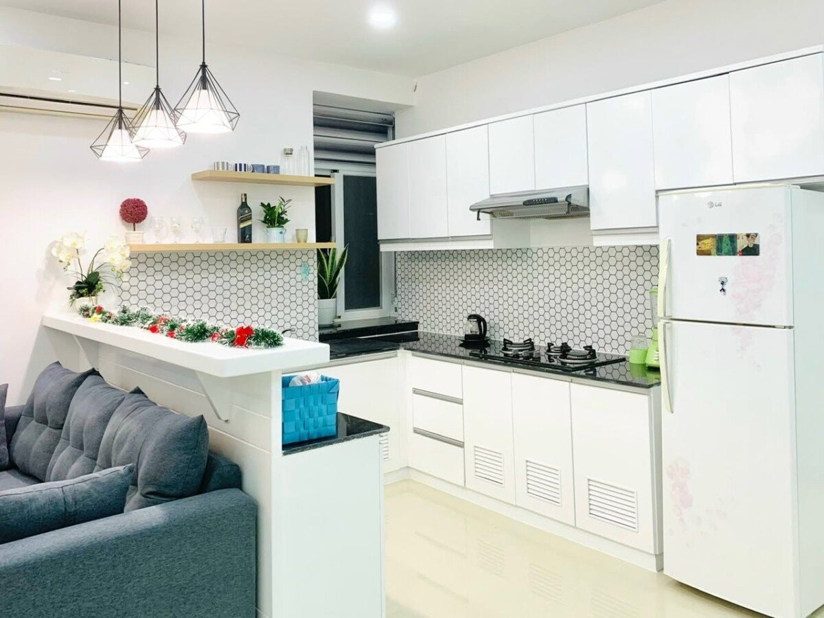 bep can ho ban 3 - Bán căn hộ chung cư Sky Garden 3, 70m2, 03pn, giá 4.8 tỷ, nhà đang có hợp đồng thuê.