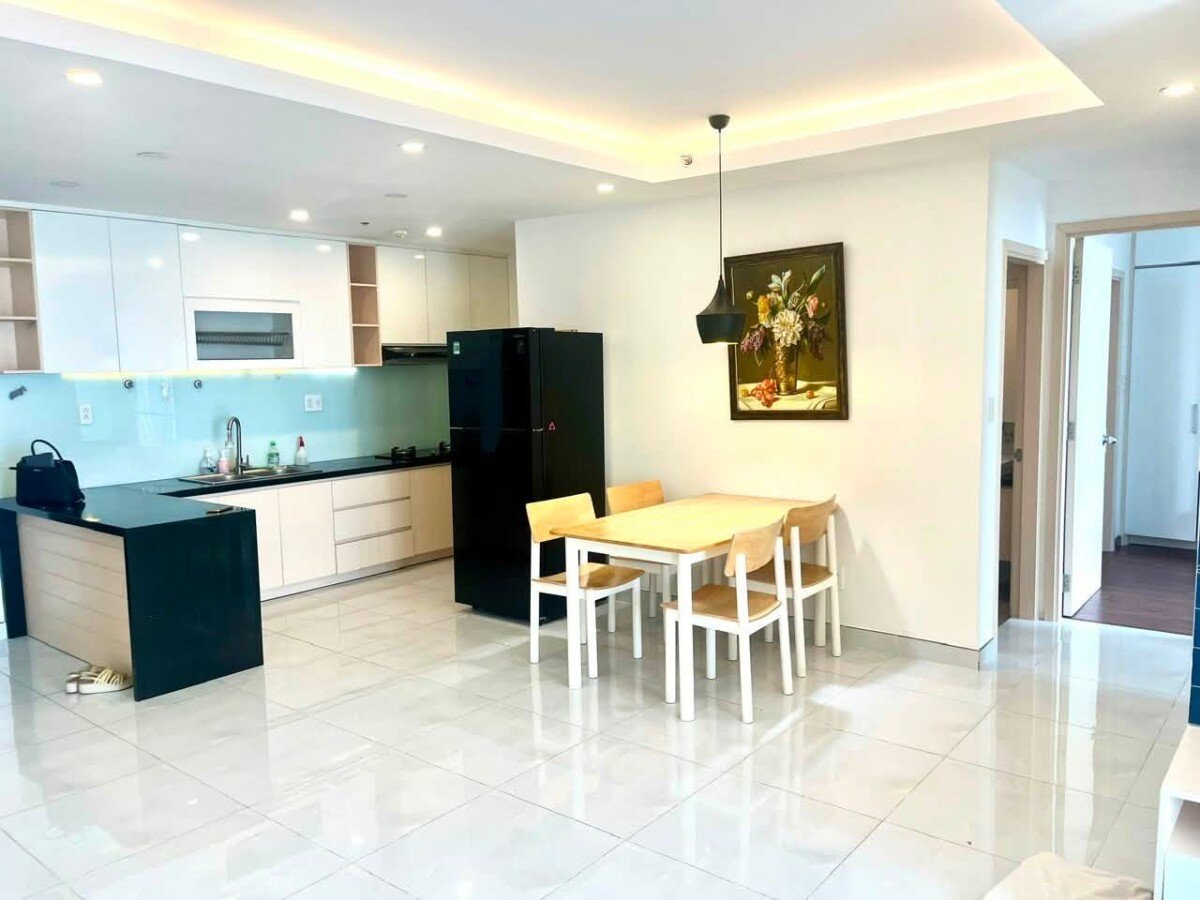 bep can ho cho thue 3 - Cho thuê căn hộ 89m2, chung cư Scenic Valley 1, giá 21tr/tháng, nhà đẹp, đầy đủ nội thất.