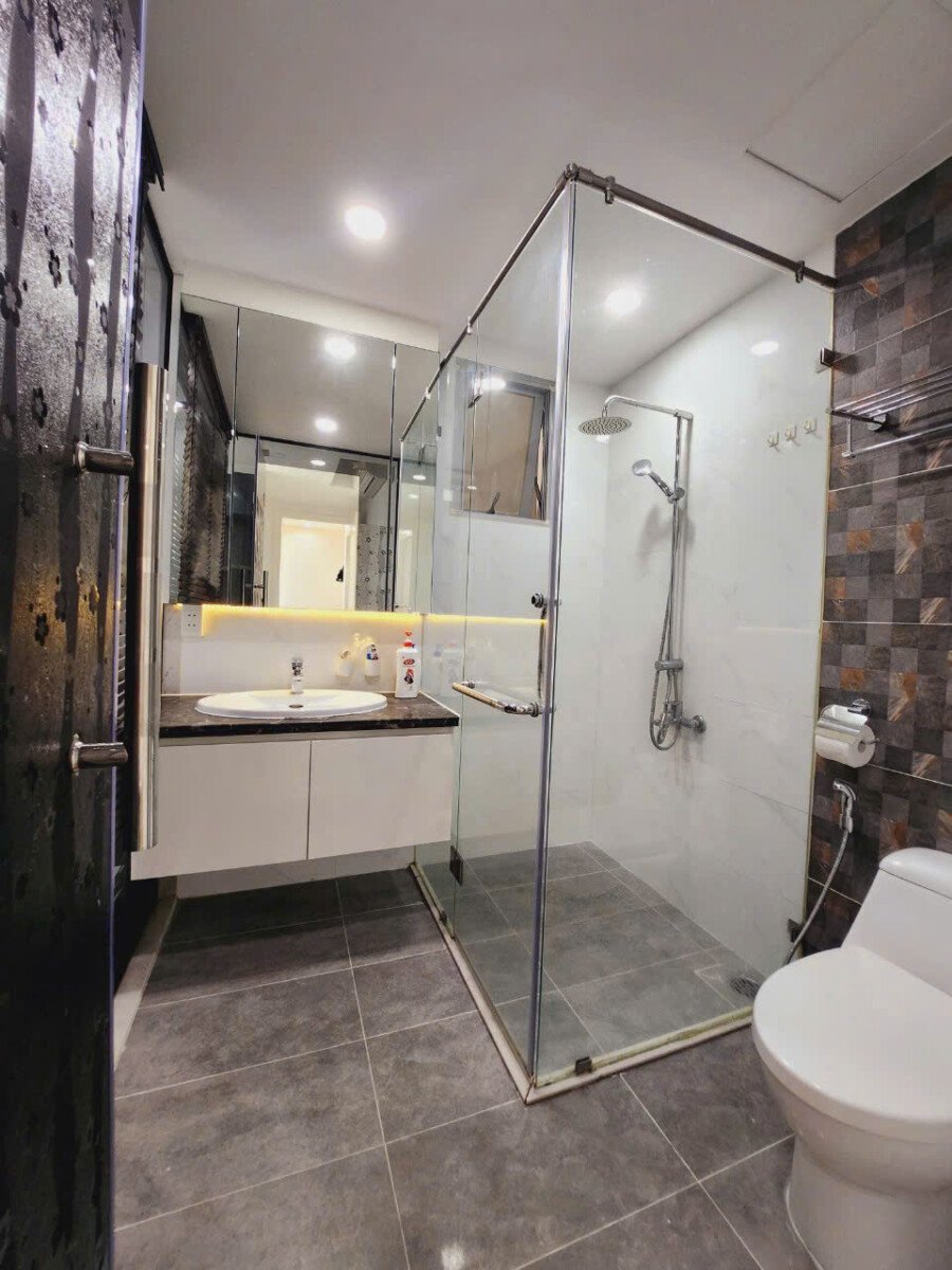 can ho cho thue co 2wc hoan thien cao cap - Giá cho thuê căn hộ 3pn tòa A chung cư Scenic Valley 1 phường Tân Mỹ T8/2026