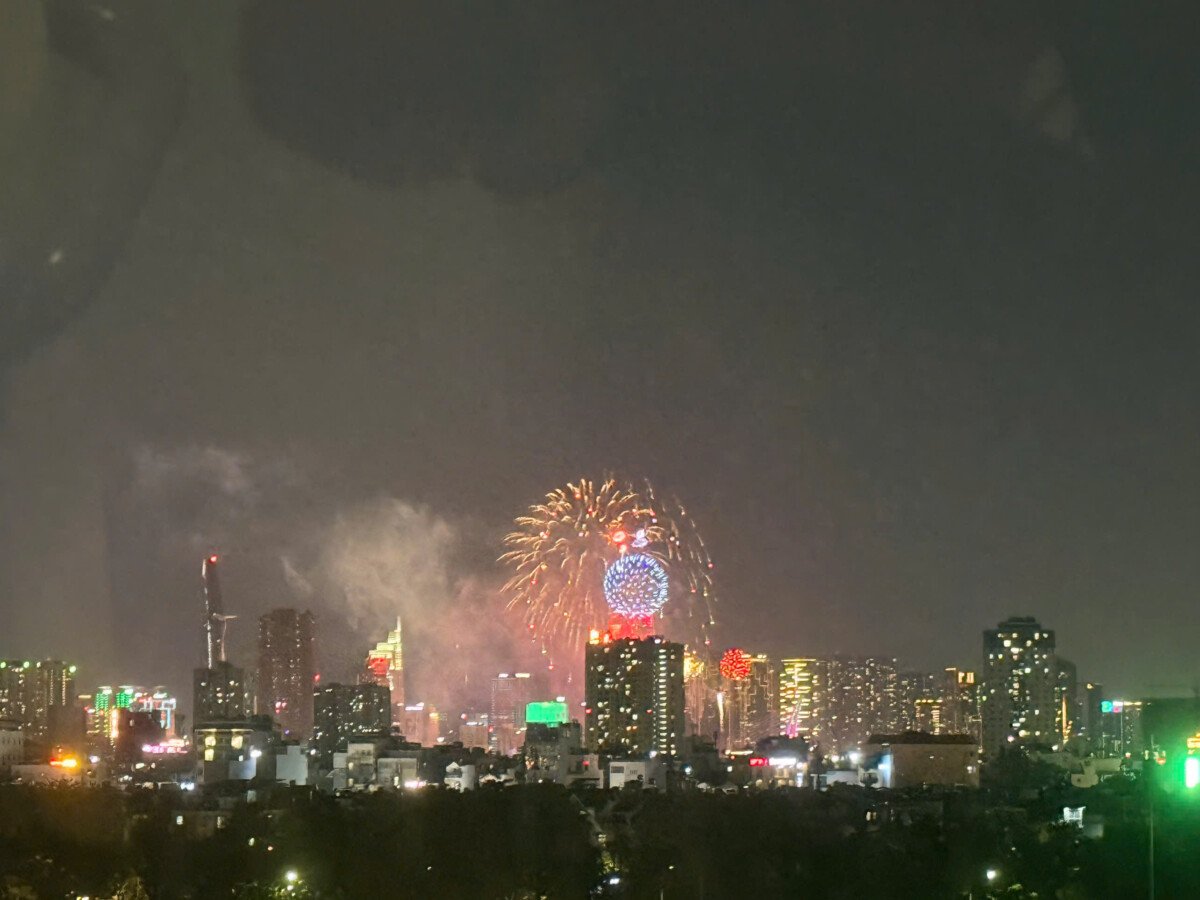 can ho co view ngam ban phao hoa - Giá mua bán căn hộ Happy valley số 01 tòa H chung cư Happy Valley t8/2026