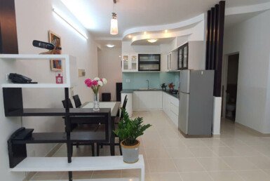 Cho thuê căn hộ Sky Garden 2. DT 81m2 Thiết kế 2 Phòng-2wc- View nội khu nhà đang trống. Giá 16 Triệu/Tháng
