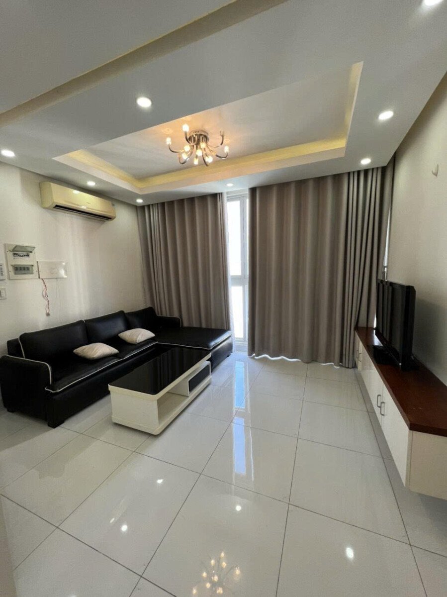 cho thue can ho star hill 4 - Cho thuê căn hộ Star Hill-PMH- DT 87m2 Nhà đẹp- View hồ bơi thoáng- 2 Phòng ngủ-1 Phòng làm việc-2wc- Giá 22 Triệu/Tháng