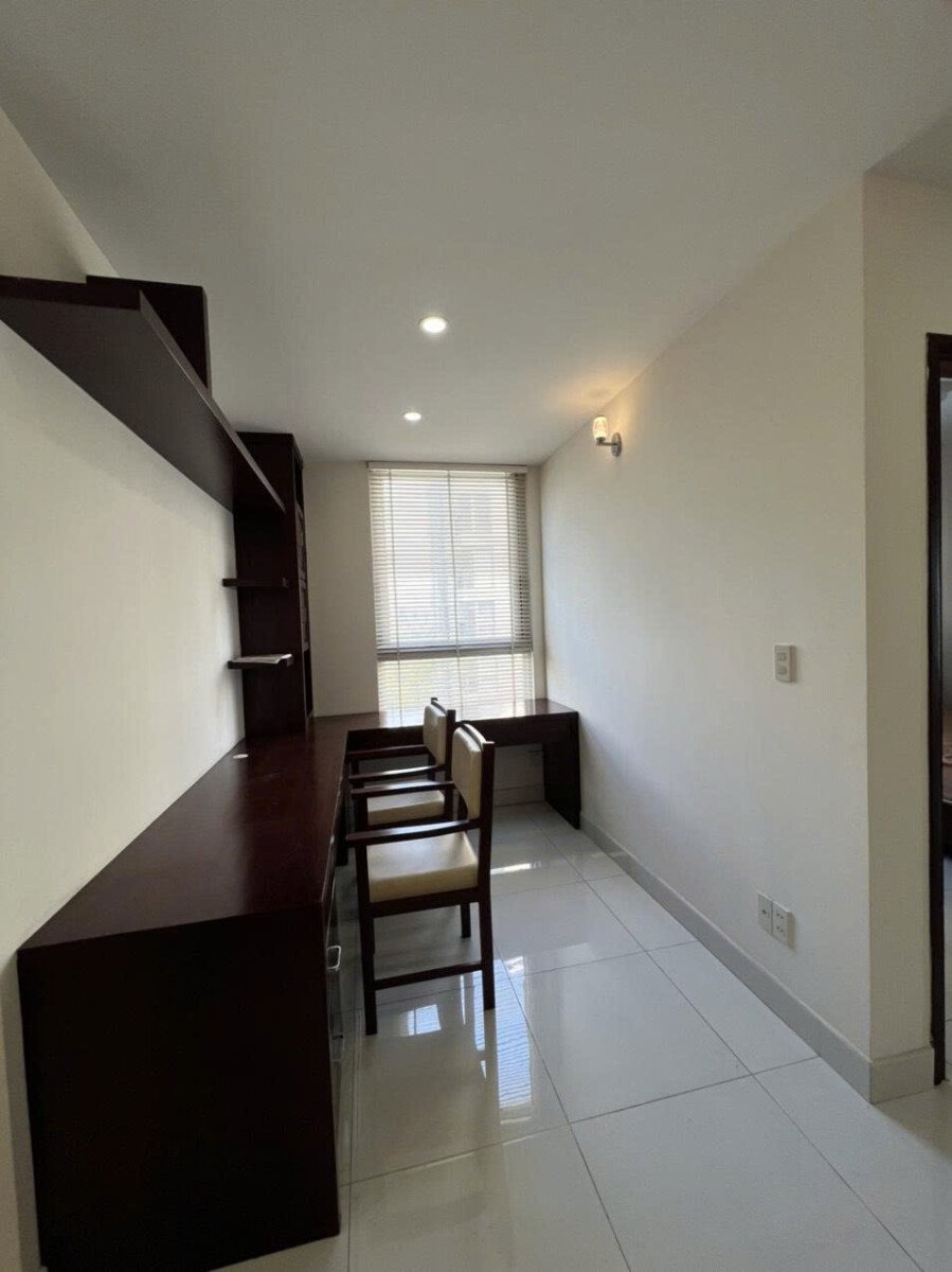 cho thue can ho star hill 5 1 - Cho thuê căn hộ Star Hill-PMH- DT 87m2 Nhà đẹp- View hồ bơi thoáng- 2 Phòng ngủ-1 Phòng làm việc-2wc- Giá 22 Triệu/Tháng