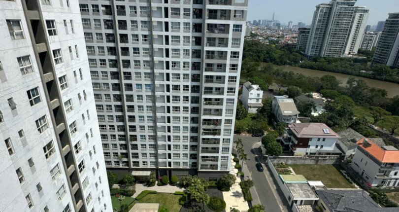 Cần cho thuê căn hộ Sunrise Riverside Nhà Bè. DT 83m2 Nhà đẹp- 3 Phòng ngủ-2wc- View hồ bơi- Giá 21 Triệu/Tháng