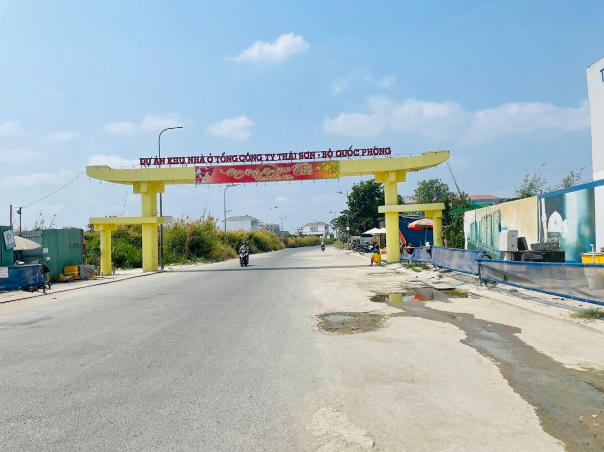 cong vao kdc - Giá mua bán nền đất Biệt thự mặt đường Hoàng Lan kdc Thái Sơn 1 Nhà Bè T8/2026