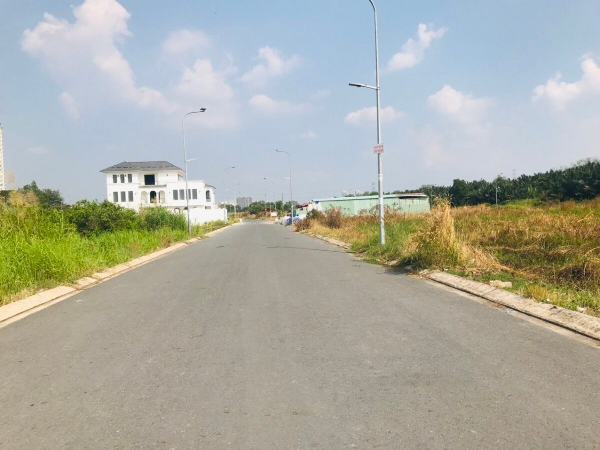 duong noi khu kdc - Giá mua bán nền đất Biệt thự mặt đường Hoàng Lan kdc Thái Sơn 1 Nhà Bè T8/2026