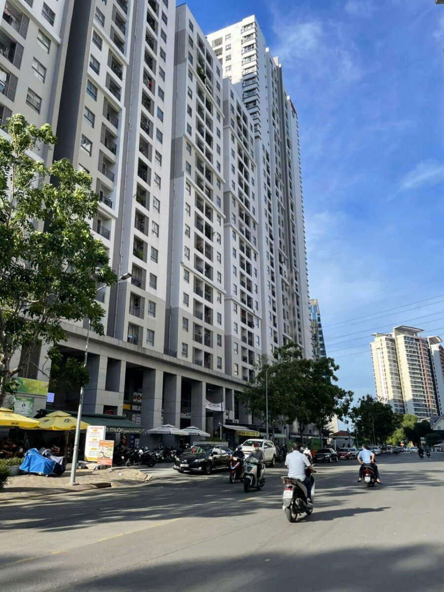 goc chung cu saigon south residences nha be - Giá cho thuê Shophouse E005 khối đế chung cư Saigon South Residences Nhà Bè T8/2026