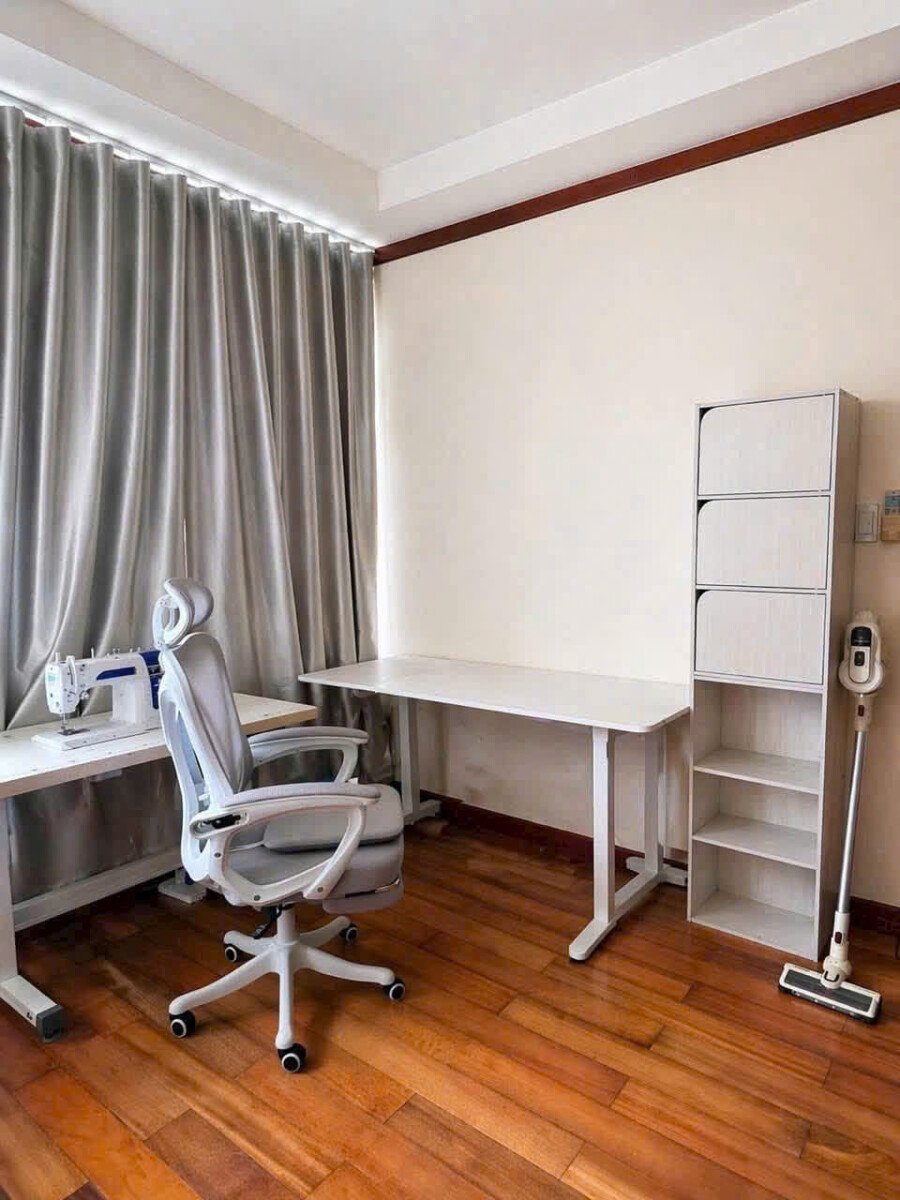 goc phong lam viec - Giá mua bán căn hộ 2pn chung cư Phú Hoàng Anh Nhà Bè T8/2026