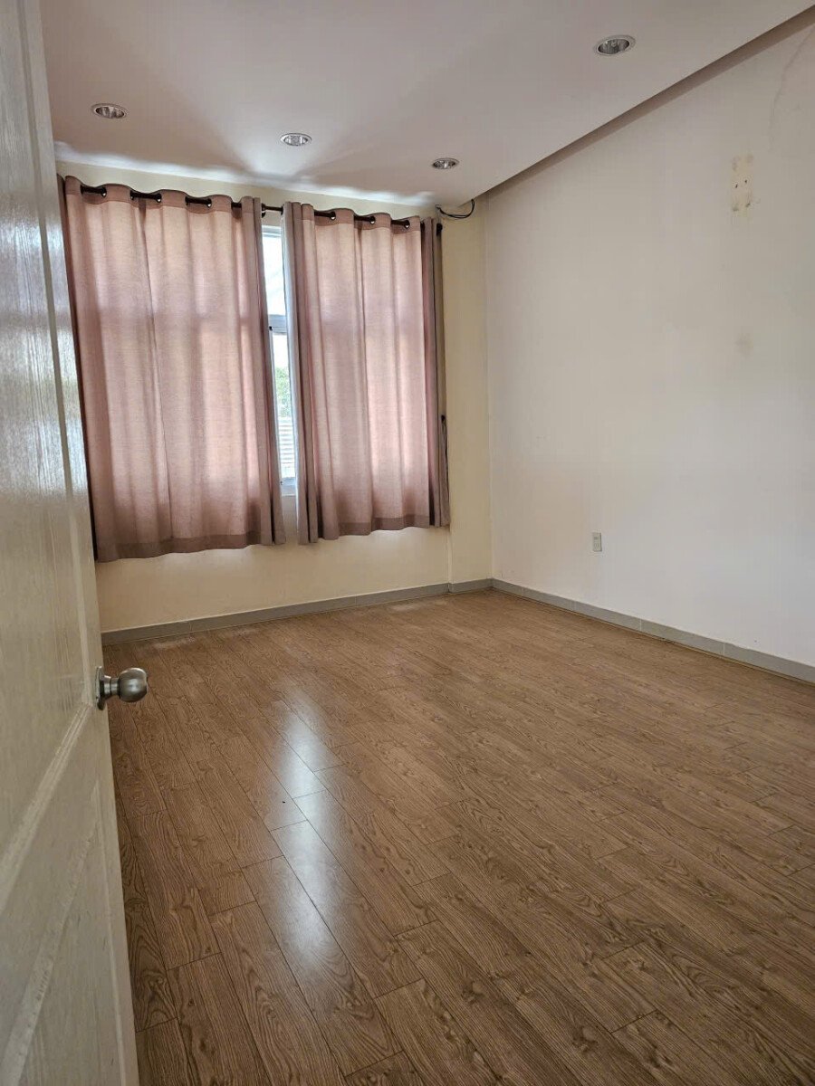 hien trang nha co 4pn nhu hinh - Giá cho thuê nhà Biệt thự 4pn đường Nội khu Mỹ Gia 1 Phú Mỹ Hưng T8/2026