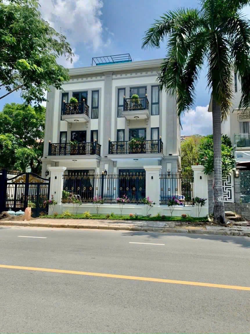 hinh anh cho thue biet thu phu my hung t8 2026 - Giá cho thuê nhà Biệt thự 5pn có hồ bơi mặt Đường số 23 Phú Mỹ Hưng T8/2026