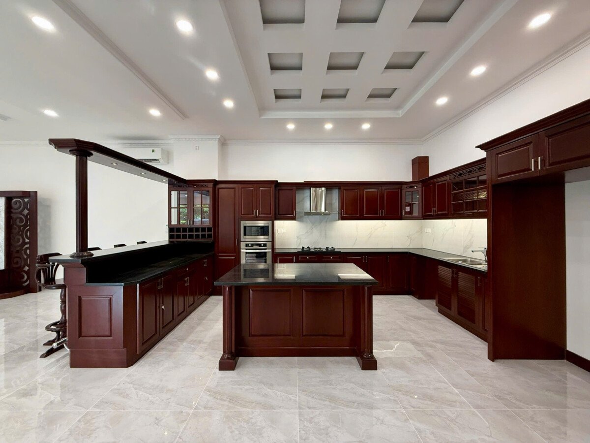 khong gian bep rong rai 2 - Giá cho thuê nhà Biệt thự Villa đơn lập 4pn Đường số 21 Phú Mỹ Hưng phường Tân Mỹ t8/2026