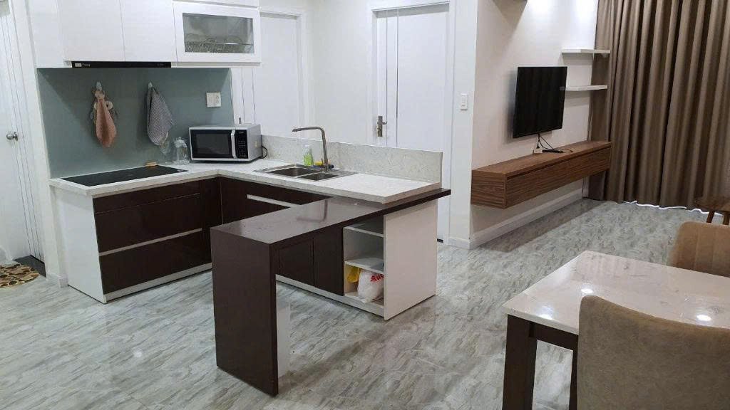 khong gian bep rong rai 7 - Giá mua bán căn hộ 2pn số 05 tòa A chung cư Scenic Valley 2 phường Tân Mỹ T9/2026