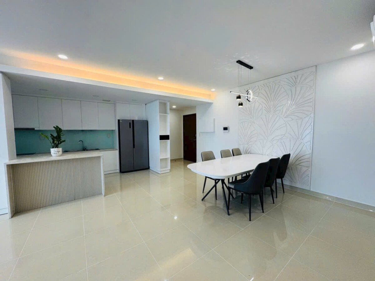 khong gian phong an va bep - Giá cho thuê căn hộ 3pn chung cư Riverpark Residences phường Tân Hưng T8/2026