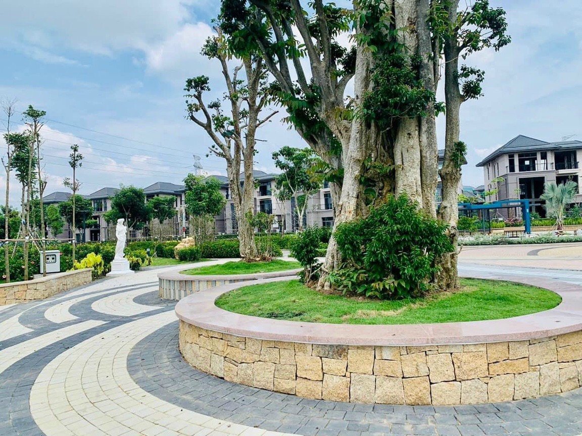 mat sau lien ke cong vien noi khu - Giá cho thuê Shophouse 4pn vị trí E16 kdc Zeitgeist Nhà Bè T8/2026