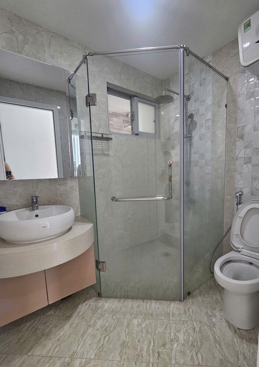 nha co 2 toilet hoan thien nhu hinh - Giá mua bán căn hộ 3pn tòa E chung cư Star Hill phường Tân Mỹ T8/2026
